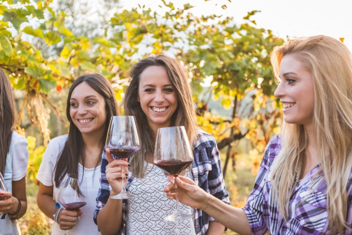 Girls-with-wine.jpeg